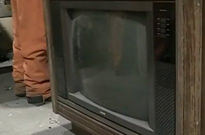 Lupa Simpan Uang Dalam TV, Kakek Ini Hampir Kehilangan Rp 1,3 Miliar