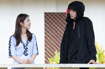 Bikin Heboh, Yeon Woo Jin dan Park Hye Soo Ciuman Hot di 'Introverted Boss'