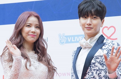 Jalan Berpasangan, Manisnya Leeteuk dan Solar di Red Carpet Gaon Chart Awards