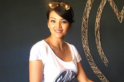 Farah Quinn Pamer Foto Kekasih Bertelanjang Dada, Netter: Duh, Bule Ganteng