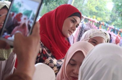 Mulan Disindir Unggah Sendiri Foto Berhijab dan Momen Nikah Dhani-Maia