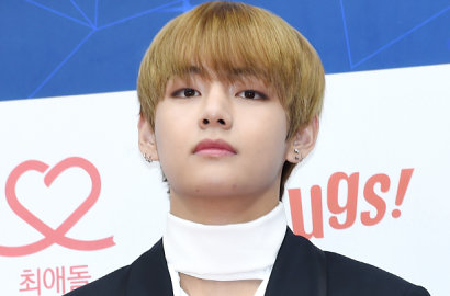 Disorot Kamera, V BTS Malah Genit Goda Fans di Gaon Awards