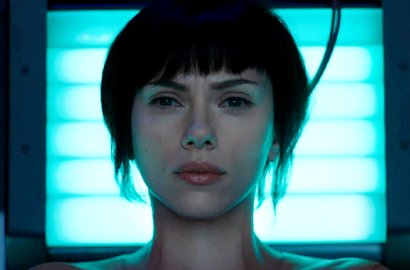 'Ghost in the Shell' Rilis Poster Kostum Futuristik Scarlett Johansson