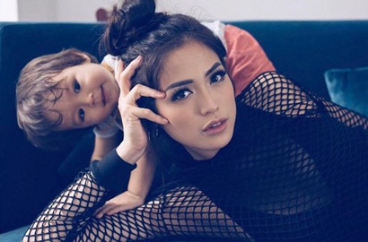 Sayang Anak, Jessica Iskandar Bangun Kolam Renang untuk Hadiah Ultah El Barack