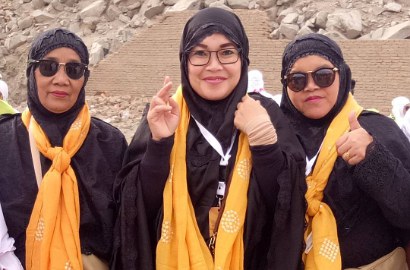 Dibully Dandan Tebal Saat Umroh, Ibu Ayu Ting Ting Malah Ajari Bilqis Tampil 'Menor'