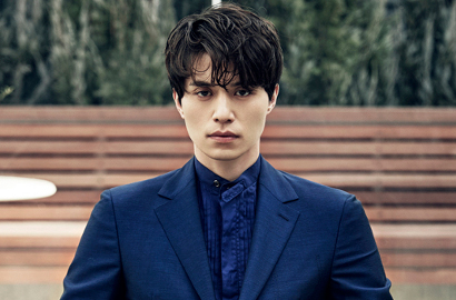 Seksi Tapi Misterius, Begini Gaya Lee Dong-wook di 'VOGUE'