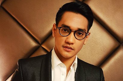 Peluk Hingga Kasih Bunga, Romantisnya Afgan ke Penggemar Bikin Iri