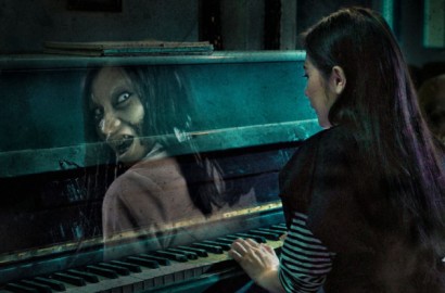 Prilly Latuconsina Ngaku Diteror Hantu Lagi Karena Poster Film 'Danur', Kok Bisa?