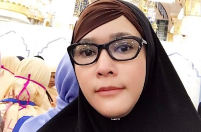 Maia Estianty Tadarus di Masjid Nabawi, Netter Protes Alquran Tergeletak di Bawah Kaki