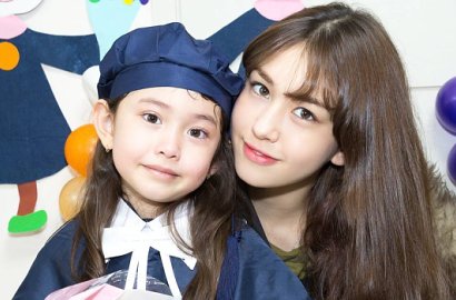 Jeon Somi Pamer Foto Adik, Netter Sebut Lebih Cantik dari Kakaknya