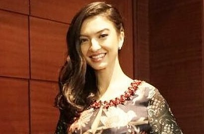 Pede Tampil Seksi Buka-Bukaan, Raline Shah Umbar Belahan Dada di Medsos
