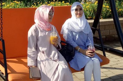 Adik Ayu Ting Ting Diisukan Dekati Pacar Orang, Netter: Kok Sama Kayak Kakaknya?