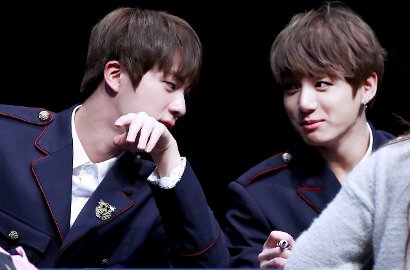 Sudah Pasrah, Awas Ngakak Lihat Wajah Datar Jin Saat 'Dibully' Jungkook