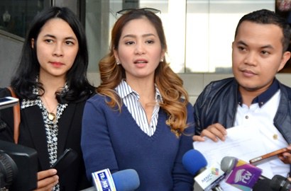 Beberkan Kronologi Penipuan, Bunga Zainal Ngaku Rugi Miliaran Rupiah