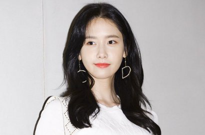 Cantik Saat ke Hong Kong, Yoona Girang Sapa Fans di Bandara