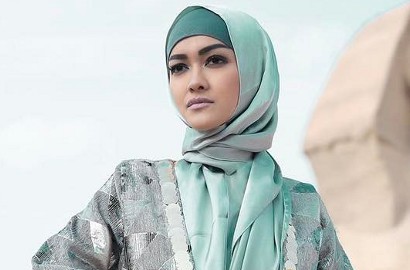 Siap Jadi Menantu, Genitnya Julia Perez 'Promosikan' Diri ke Raja Salman