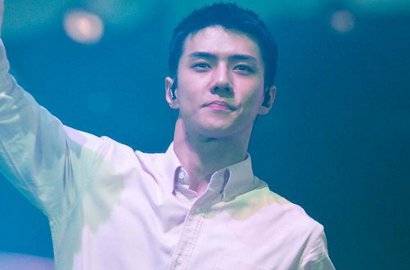 'Sensor' Belahan Dada Cewek Bule, Kocaknya Sehun Digoda Habis-Habisan