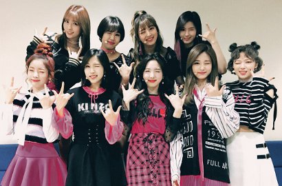 Rilis Foto Misterius, Produk Permen Ini Gaet Twice Jadi Model Iklan?