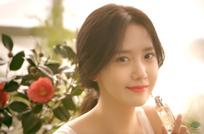 Berkilau, Yoona Bak Peri dari Negeri Dongeng di Iklan Kosmetik Ini