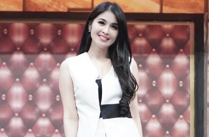 Jadi Ibu Peri, Sandra Dewi Yakin Perannya di 'Bawang Merah Bawang Putih' Menghibur