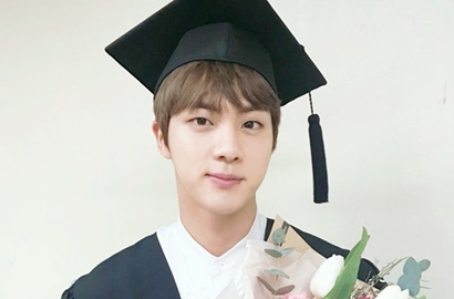 Muncul di Video Penyambutan Mahasiswa, Jin BTS Lanjut Kuliah di Kampus Chen?