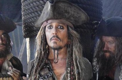 Seramnya Hantu Hiu Kelaparan di Poster 'Pirates of the Caribbean 5'