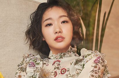 Usung Konsep Artistik, Kim Go Eun Bak Model di Pemotretan Ini