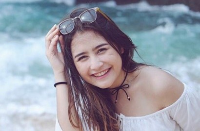 Jadi Tukang Ojek di 'Bawang Merah Bawang Putih', Prilly Latuconsina Tetap Cantik Memesona