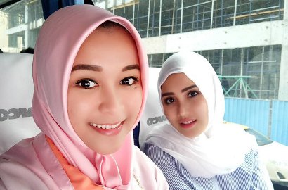 Ayu Ting Ting Lagi-Lagi Ketahuan Saling Pinjam Baju
