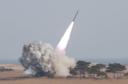 Diluncurkan Hari Ini, Rudal Balistik Korut Jatuh di ZEE Jepang
