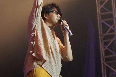 Manggung di Java Jazz, Armand Maulana Bagi Lirik 'Hanya Kau Yang Bisa' ke Penonton