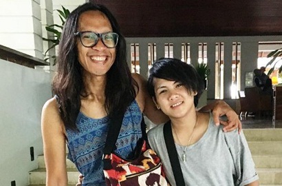 Beredar Video Aming Goyang Mesra dengan Dena Rachman, Lupakan Evelyn?