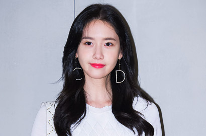 Buktikan Populer, Cantiknya Yoona Nampang di Layar Raksasa di Beijing