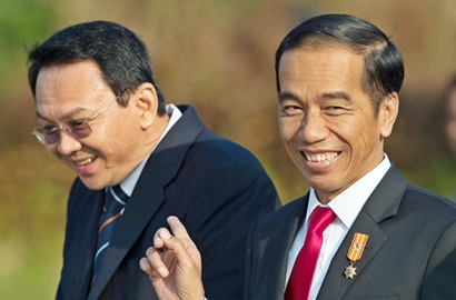 Ahok Tertawa Saat Disebut Dapat 'Backup' Jokowi di Pilkada DKI