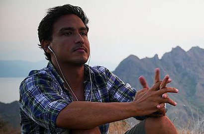 Fix, Ternyata Ini Peran Hamish Daud di 'Critical Eleven' Reza Rahadian