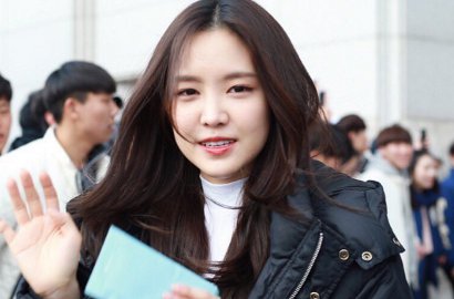Na Eun A Pink Disebut Paling Cantik dan Seksi Saat Kenakan Pakaian Ini