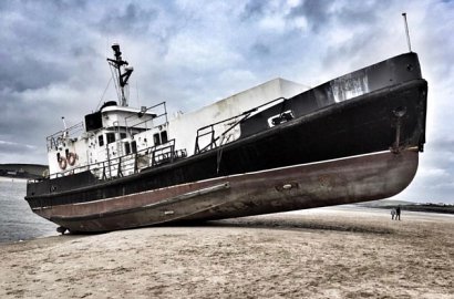 Bikin Deg-Degan, Kapal Hantu Ini Terdampar Misterius Tanpa Awak