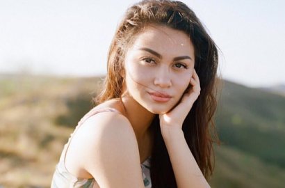 Netter Heboh, Video Sensual Ariel Tatum 'Tanpa Gaun' Jadi Sorotan