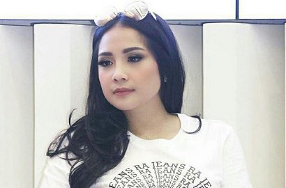 Jahatnya Fans Ayu Ting Ting Ejek Nagita Mirip Tong Sampah