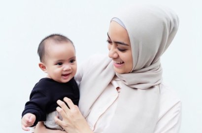 Pose Tidur, Bulu Mata Anak Ayudia Bing Slamet Badai Ala Syahrini