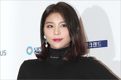 Pakai Gaun Ala 'Mermaid', Netter Justru Teringat Masa Lalu Ailee