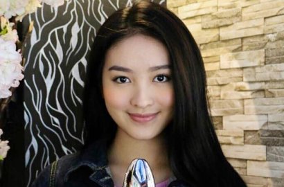 Cantik Bak Artis Korea di Pemotretan, Natasha Wilona  