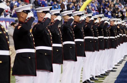 Pentagon Meradang, Beredar Foto Telanjang Marinir Perempuan AS