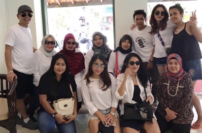Ayu Ting Ting dan Adik Dihujat Pamer Paha, Joget Ayah Rozak Bikin Salah Fokus