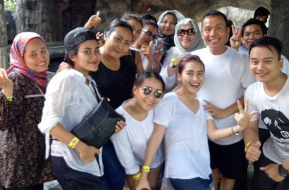 'Tiru' Foto Geng Sosialita Jessica Iskandar,  Heboh Asisten Ayu Ting Ting Pamer Ketiak