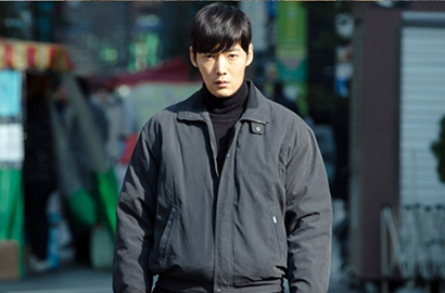 Berlatar Padang Ilalang, Kerennya Choi Jin Hyuk Investigasi Kasus di 'Tunnel'