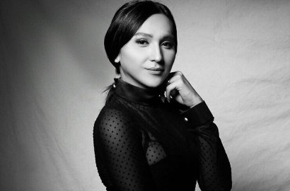 Berita dan Gosip tentang Dena Rachman. Tulisan Artikel Berita dan Gosip tentang Dena Rachman. Tulisan Artikel