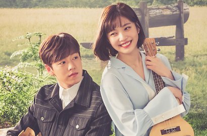Joy Tampil Super Seksi Gandeng Lee Hyun Woo di Presscon 'The Liar and His Lover'