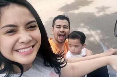 Foto Bareng Limbad dan Nagita, Cincin Nikah Raffi Ahmad Mendadak 'Hilang' Lagi