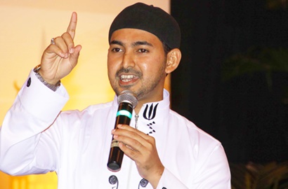 Ustaz Ahmad Al Habsyi Ternyata Diam-Diam Sudah Poligami Selama 7 Tahun?